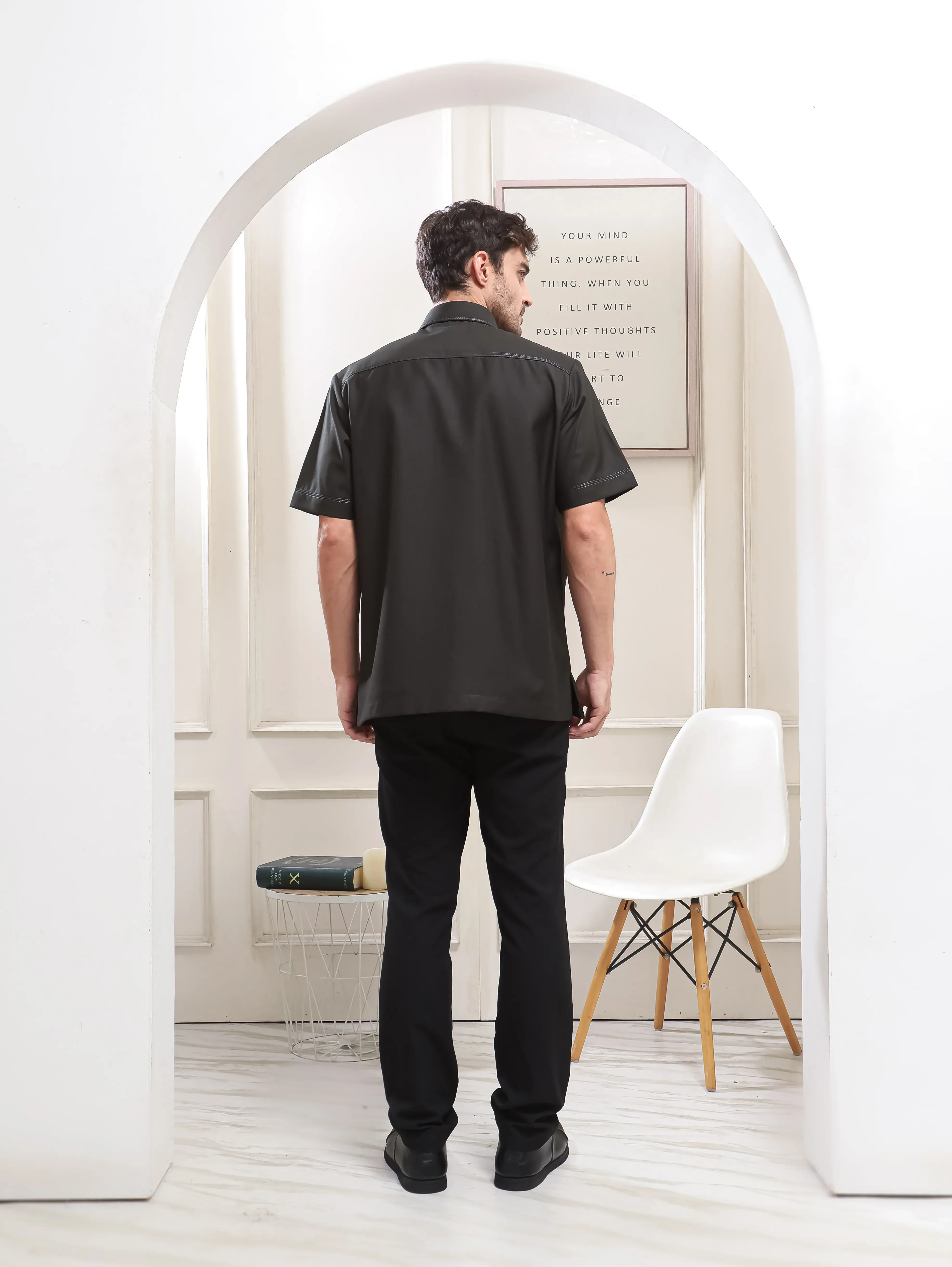 Kemeja Monochrome Velocity