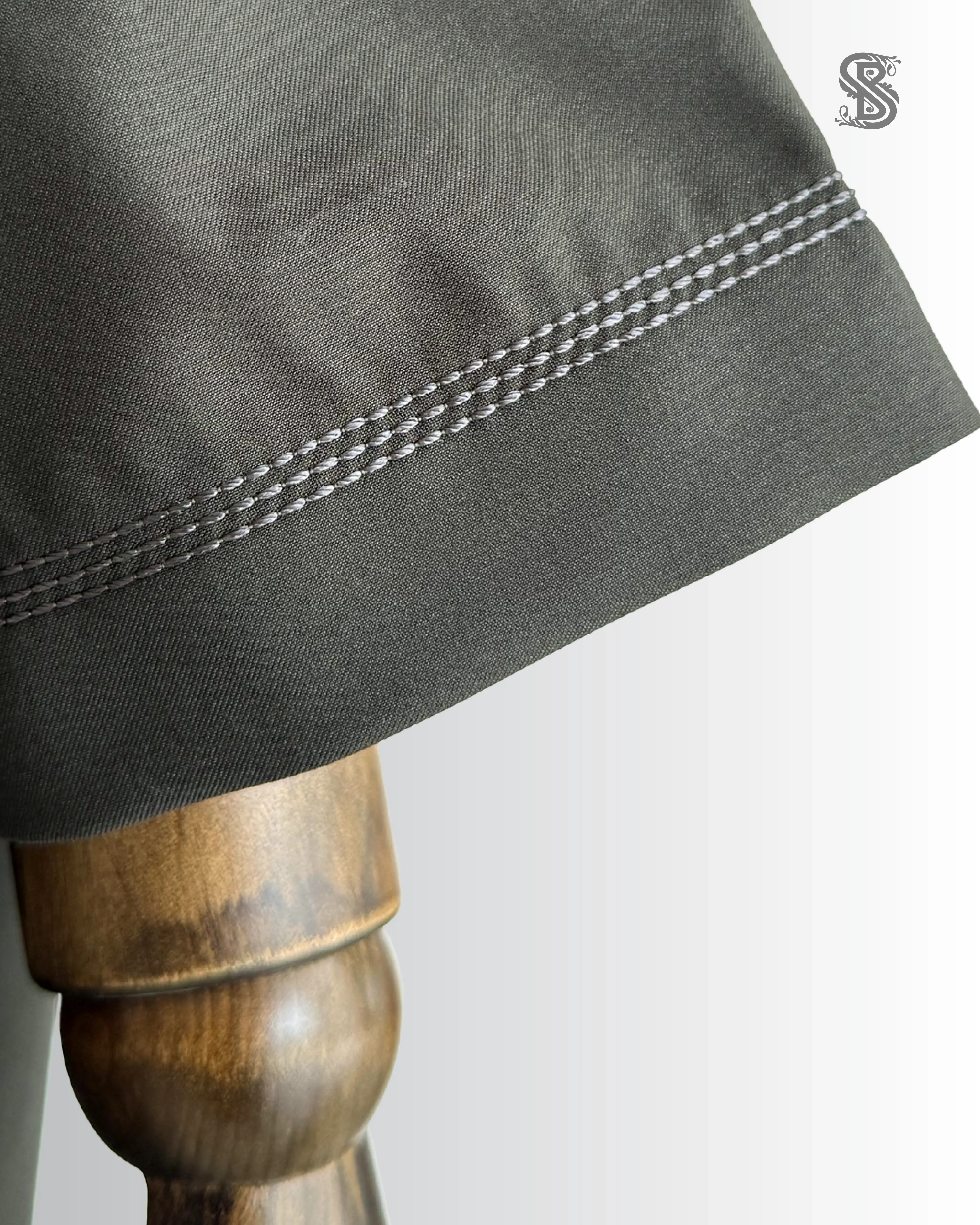 Kemeja Monochrome Velocity