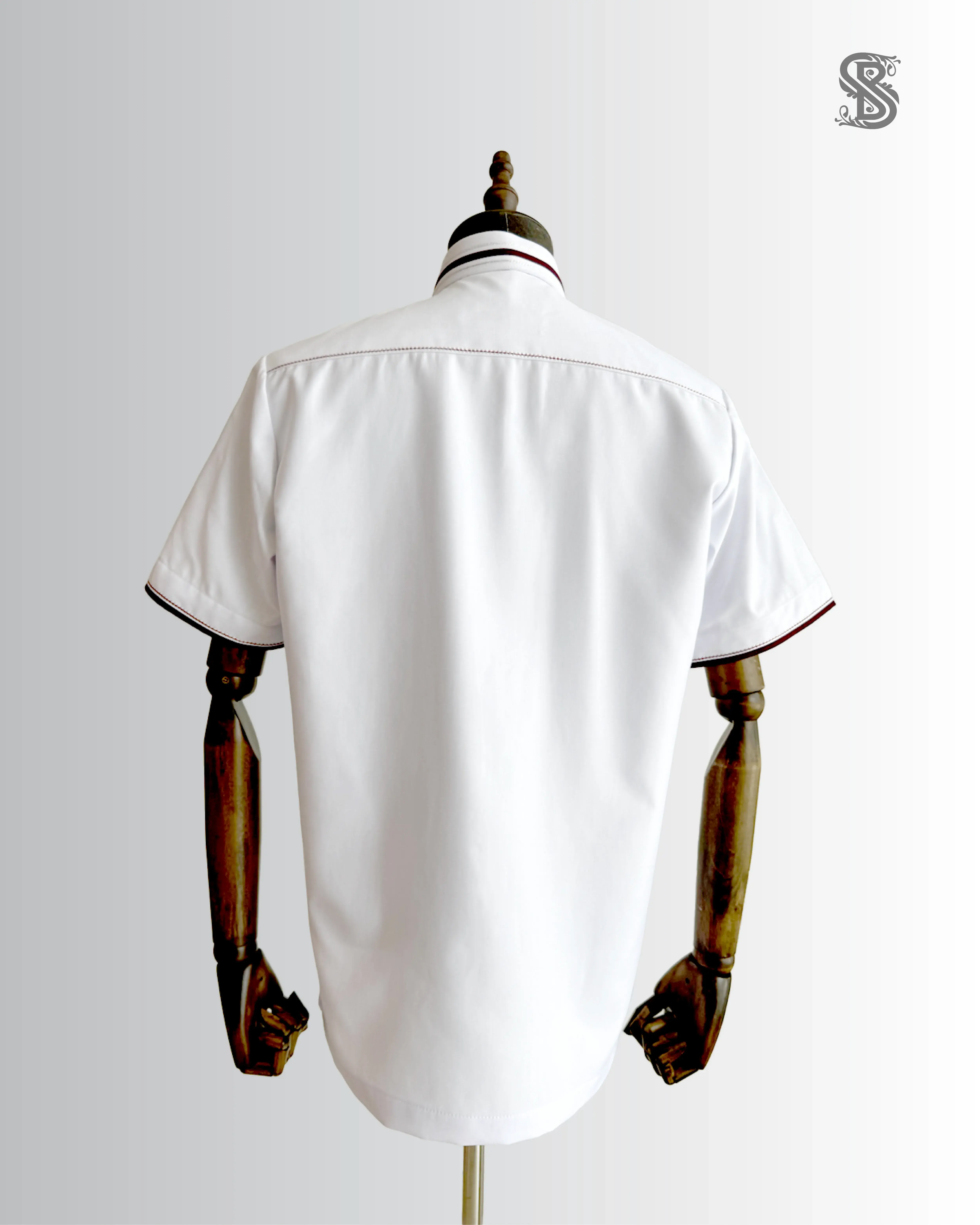 Kemeja White Monarch