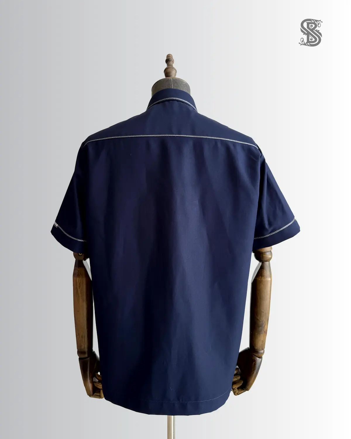 Kemeja Midnight Alpha