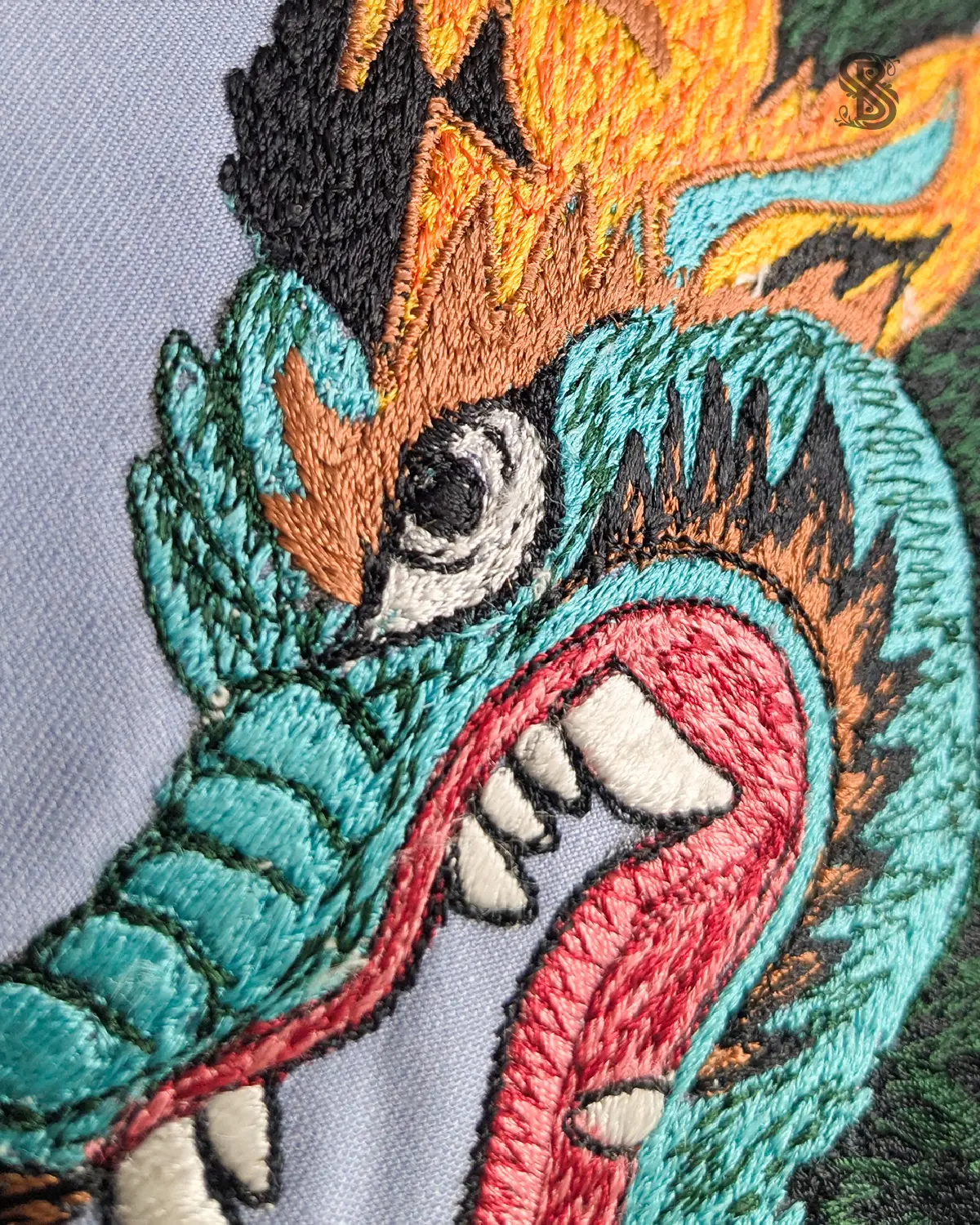 Kemeja Dragon Majesty