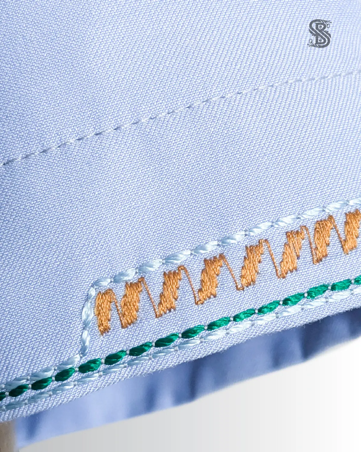 Kemeja Dragon Majesty