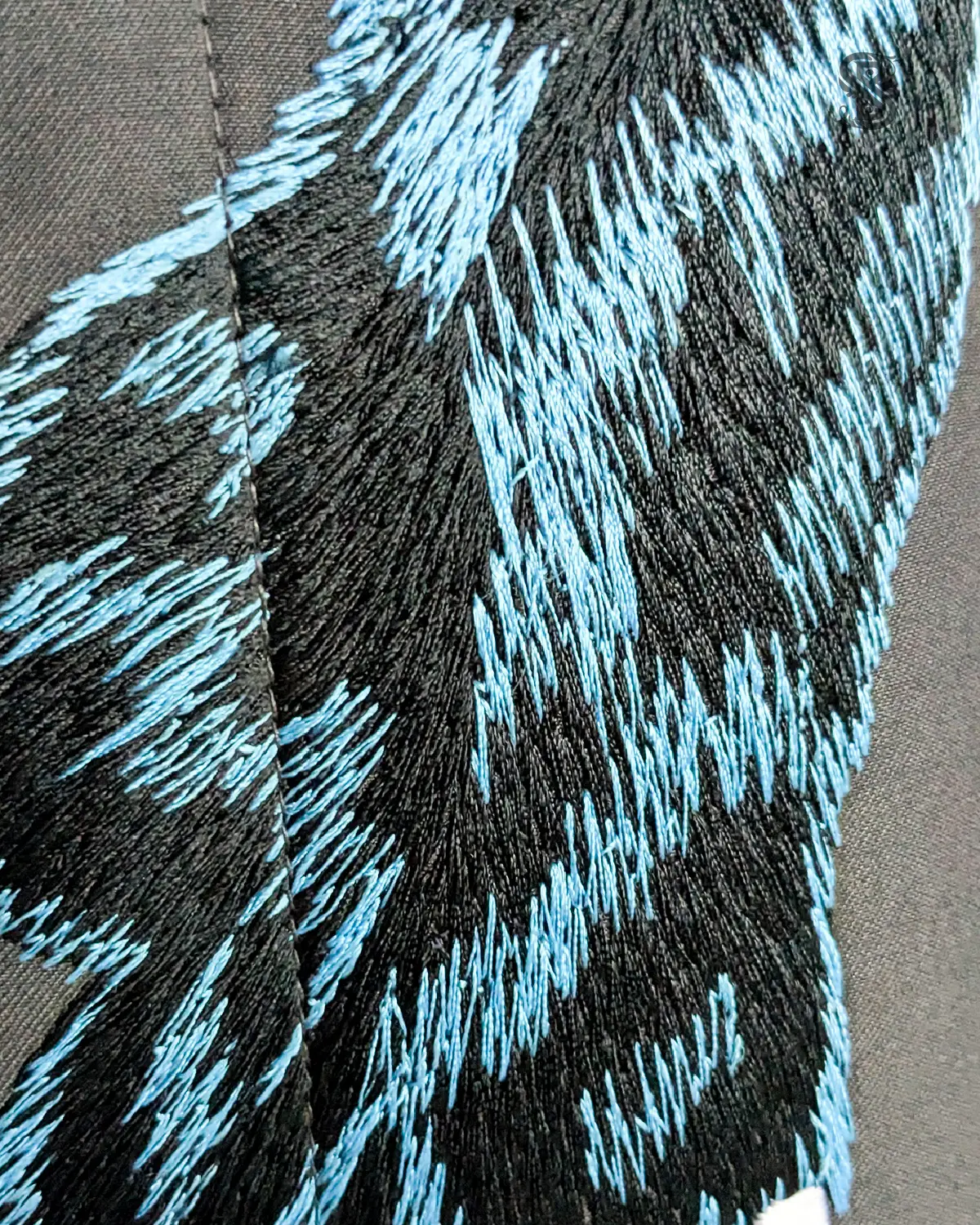 Kemeja Panther Majesty