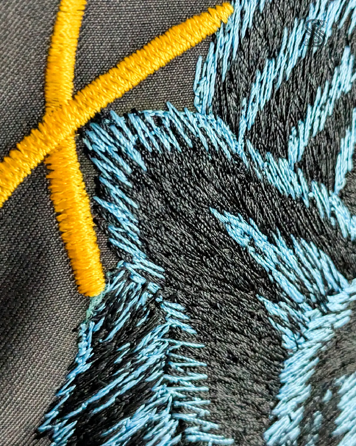 Kemeja Panther Majesty