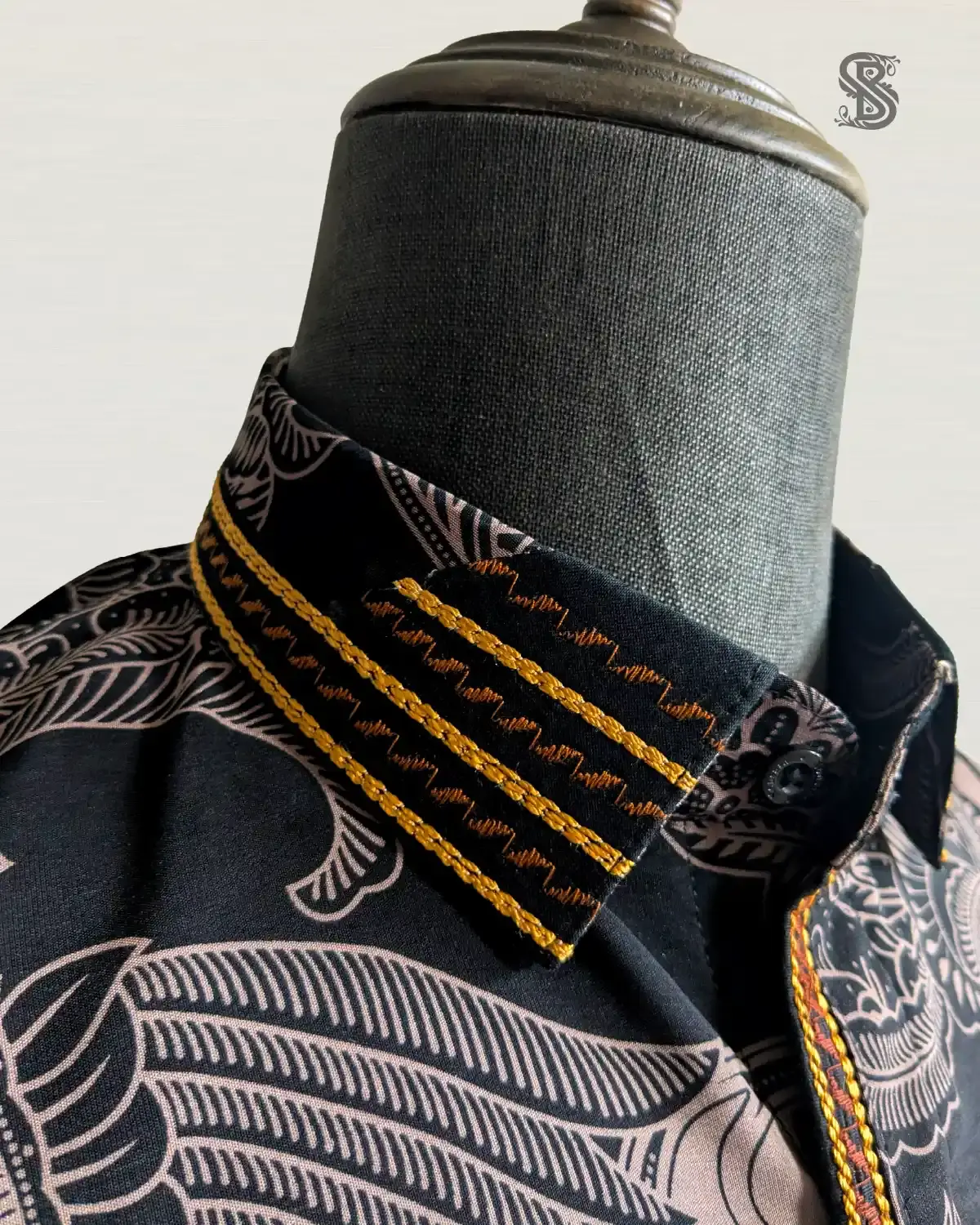 Batik Garuda Lembayung Hitam