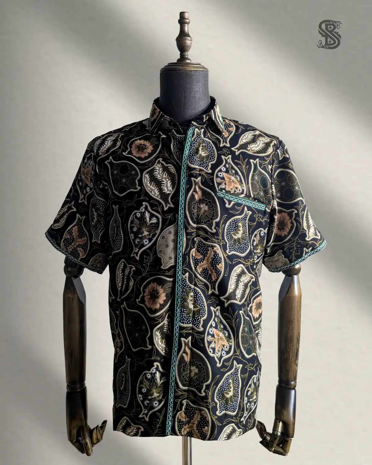 Batik Flora Hitam